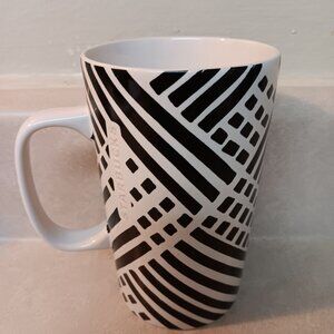 Starbucks Coffee Mug Black/White 16 oz. 2014 Preowned